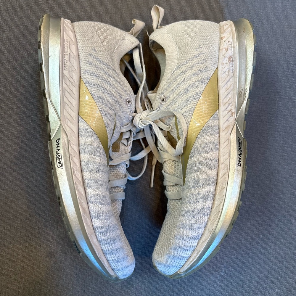 Brooks Women’s Bedlam 2 Running Show Gray & Cream with Gold Size 7 - Picture 4 of 6